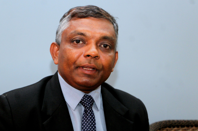 IMF නොගියා නම් අපි තවමත් අවි­නි­ශ්චිත තැනක ! – කොළඹ විශ්ව­වි­ද්‍යා­ල­යේ ආර්ථික විද්‍යා අධ්‍ය­යන අංශ­යේ මහා­චාර්ය ප්‍රියංග දුනු­සිංහ